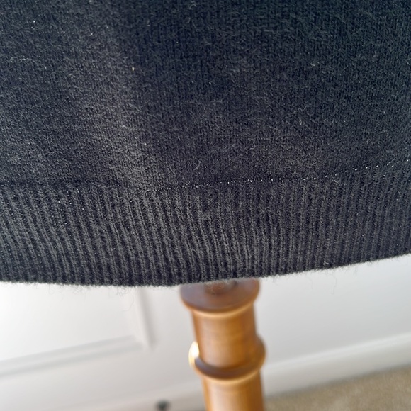 NY & Co V-neck vintage style sweater with short sleeves and tie - Picture 9 of 11